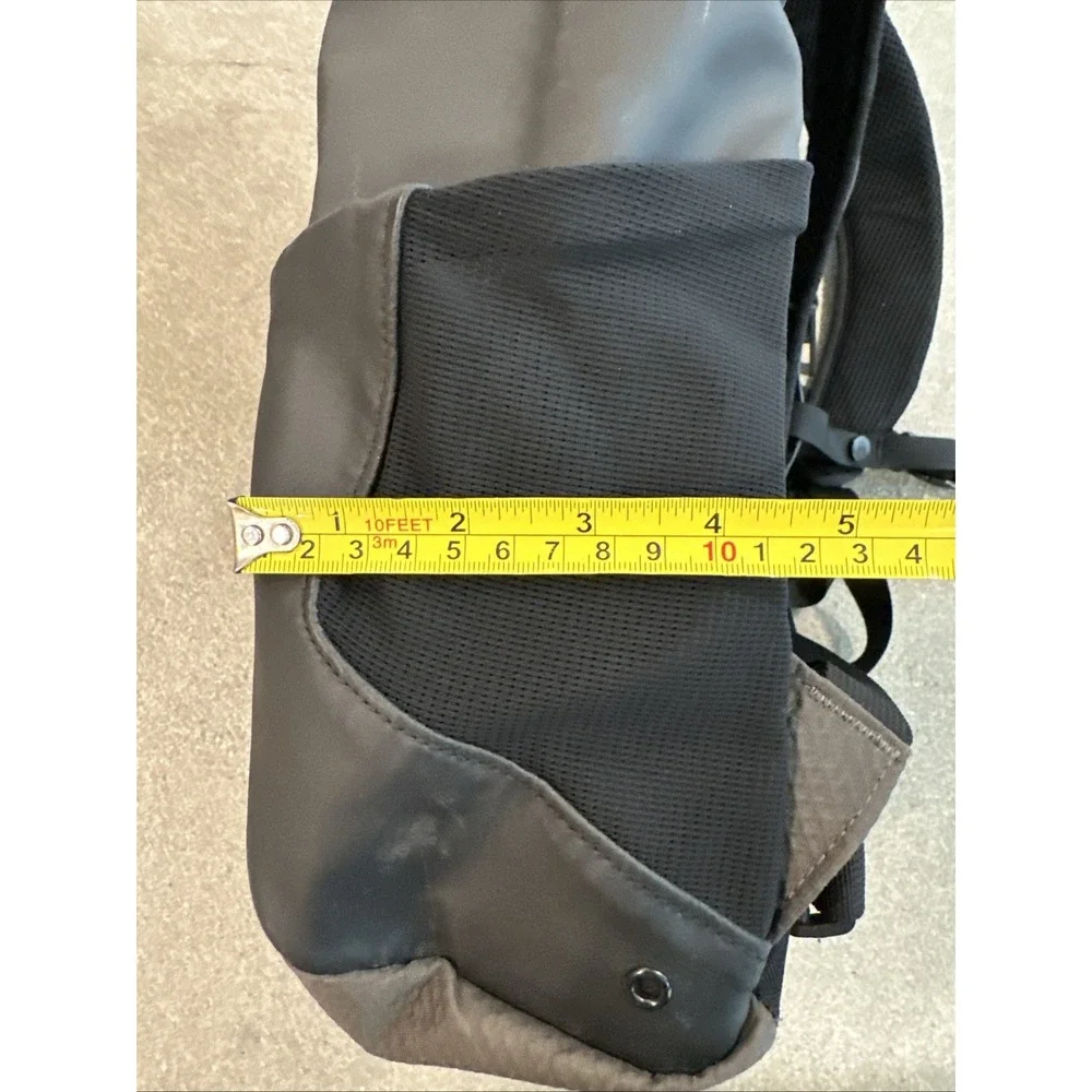 Timbuk2 Especial Vuelo Cycling Laptop Backpack Multi-Zip Waterproof Blk/Gray 25L